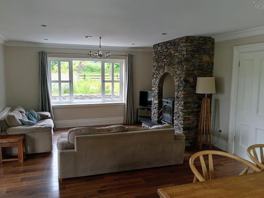 Conveniently Located House To Enjoy All Of Kerry 特拉利 外观 照片